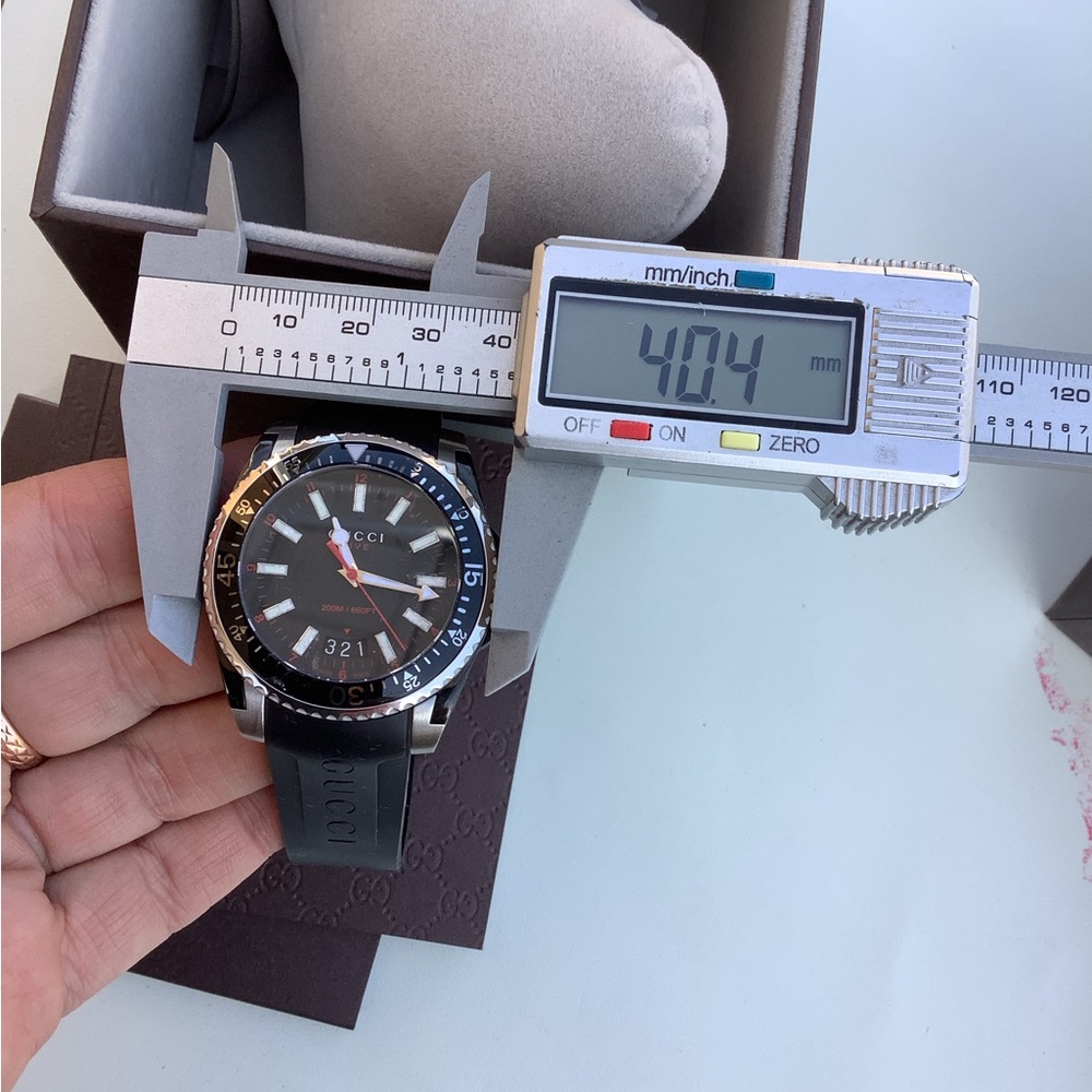 - BIG and BEAUTIFUL GUCCI watch🌟🌟🌟🌟 - Picture 10 of 15